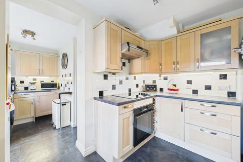 4 bedroom detached house for sale, Maple Close, Towcester, NN12