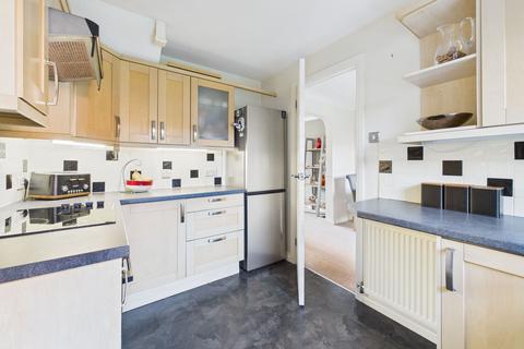 4 bedroom detached house for sale, Maple Close, Towcester, NN12