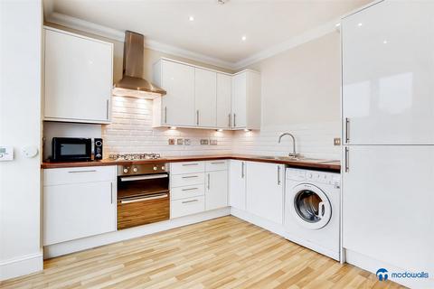 Studio to rent, High Road, Ilford