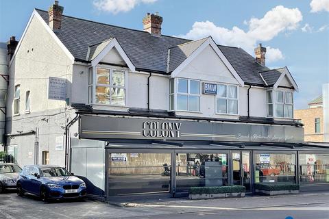 Studio to rent, High Road, Ilford