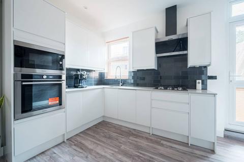 1 bedroom flat to rent, .Coldharbour Lane, Brixton, London, SE5
