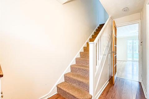 3 bedroom semi-detached house for sale, Woodstock Crescent, Hockley SS5
