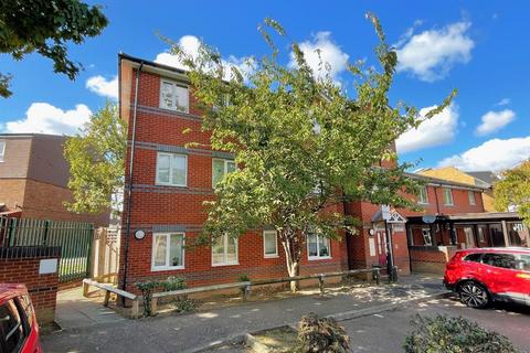 1 bedroom flat for sale, Lyveden Road, London, SW17