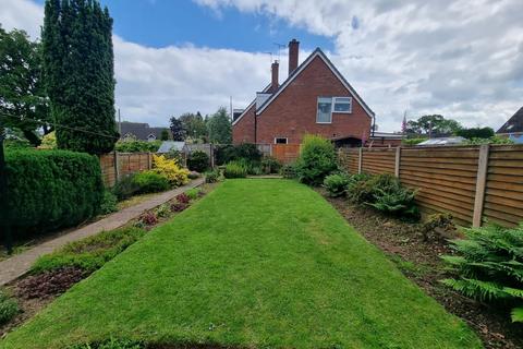 3 bedroom semi-detached house to rent, The Glebe, Belbroughton, Stourbridge, DY9
