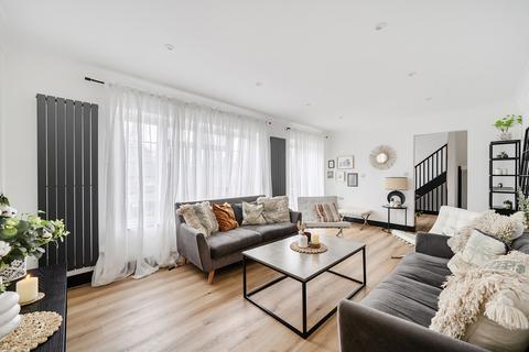 4 bedroom detached house for sale, Valley Road, Oxfordshire RG9