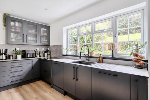 4 bedroom detached house for sale, Valley Road, Oxfordshire RG9
