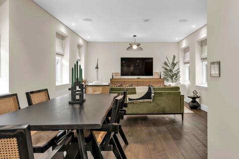 undefined, Dyer's Buildings, London EC1N