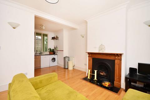 2 bedroom maisonette for sale, Tottenham Road, De Beauvoir Town, London, N1