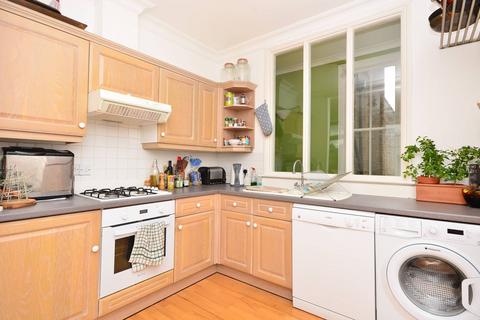 2 bedroom maisonette for sale, Tottenham Road, De Beauvoir Town, London, N1