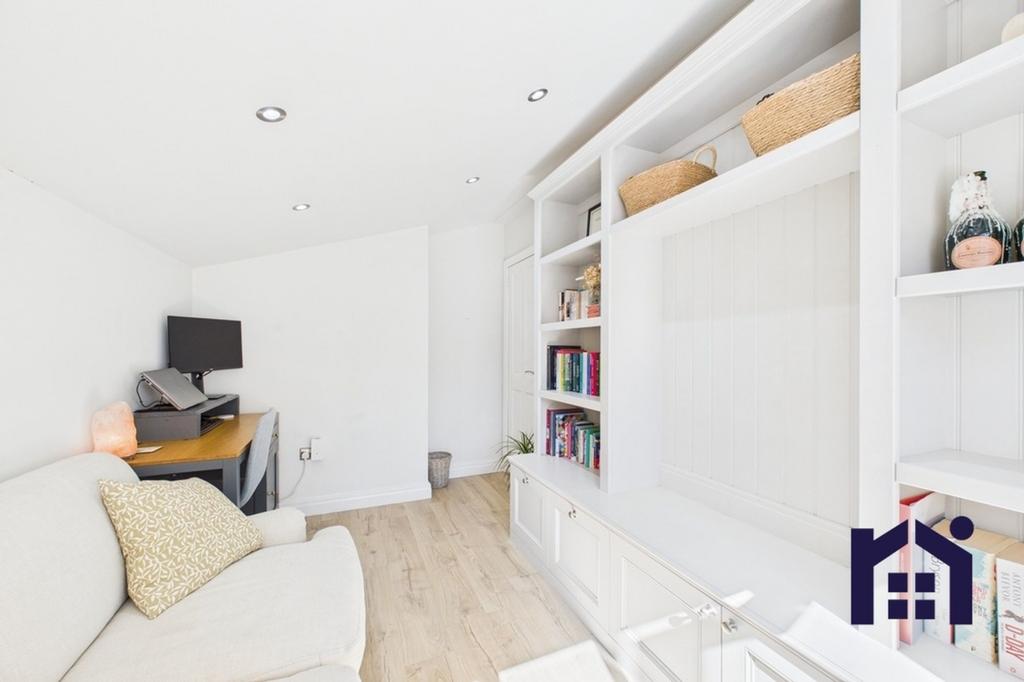 Snug/home office