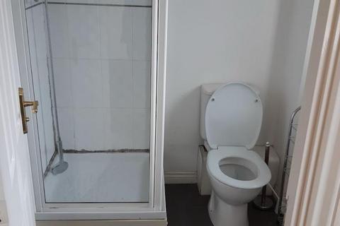 1 bedroom in a house share to rent, 201C Woodhouse Lane, Whythenshawe, M22
