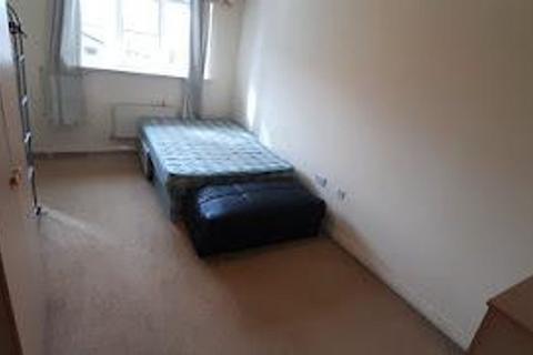 1 bedroom in a house share to rent, 201C Woodhouse Lane, Whythenshawe, M22