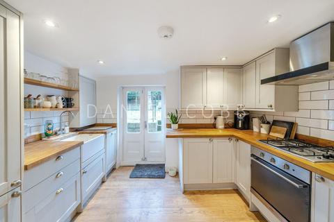 2 bedroom flat for sale, Grosvenor Terrace, London, SE5
