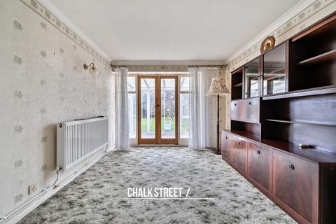 3 bedroom semi-detached bungalow for sale, Ferguson Avenue, Gidea Park, RM2