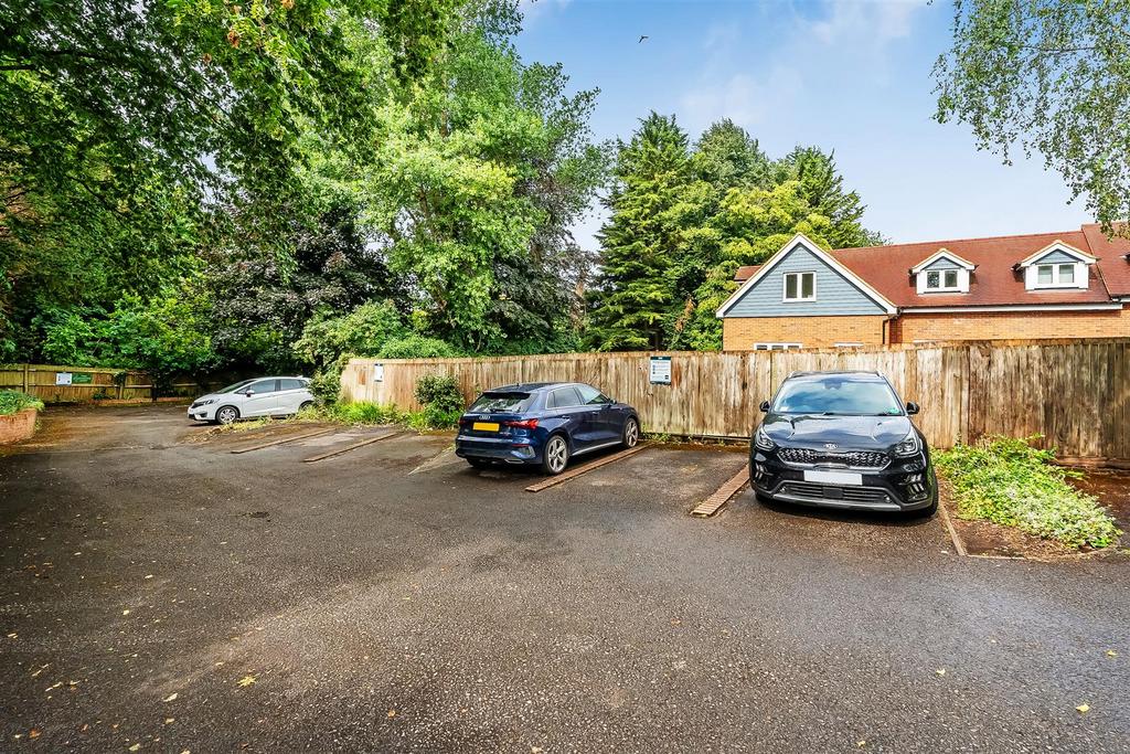 12-Copthorne-Court-14.jpg