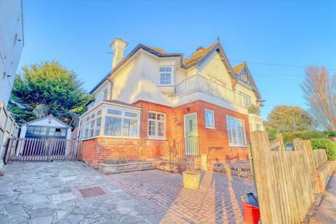 4 bedroom semi-detached house for sale, Walton on the naze CO14