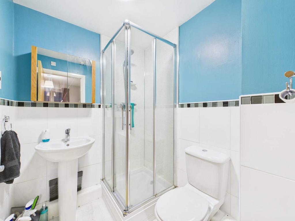 En Suite Shower Room to Bedroom 1