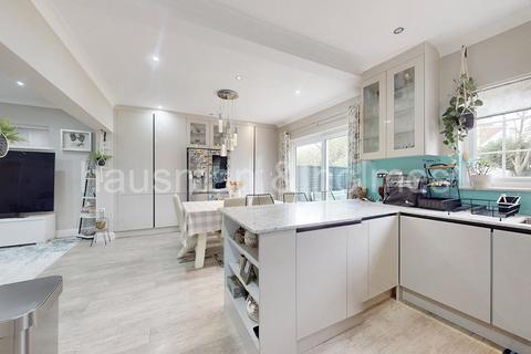 4 bedroom detached house for sale, Greenfield Gardens, NW2
