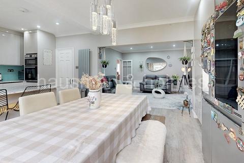 4 bedroom detached house for sale, Greenfield Gardens, NW2