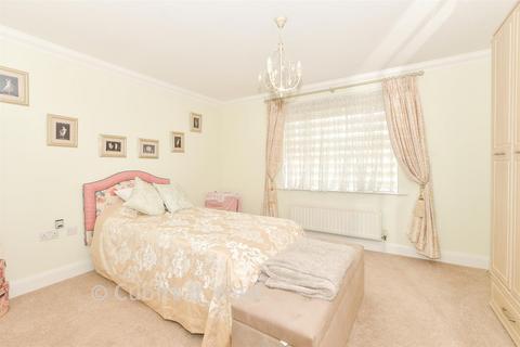 2 bedroom ground floor flat for sale, Worthing Road, Horsham, West Sussex
