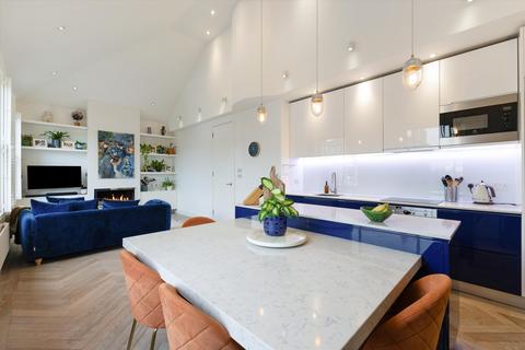 3 bedroom flat for sale, Church Road, London, TW10