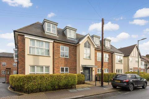 3 bedroom flat to rent, Lancaster Road, East Barnet, Barnet, EN4