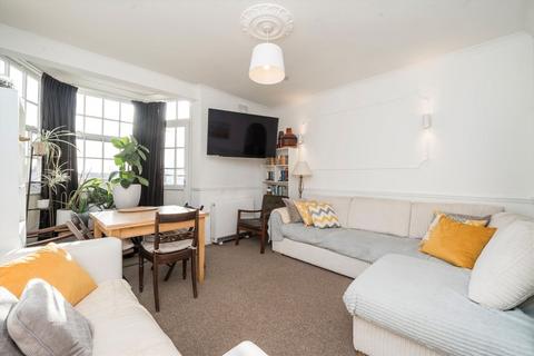 3 bedroom flat to rent, Aspen Gardens, London W6
