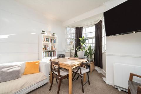 3 bedroom flat to rent, Aspen Gardens, London W6