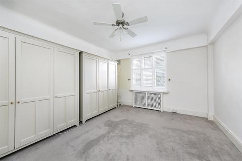 undefined, Beverley Court Wellesley Road London