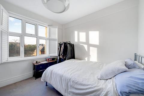 2 bedroom apartment to rent, Beverley Court Wellesley Road London