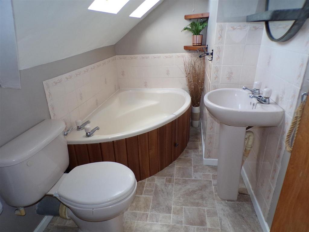 Bathroom.JPG