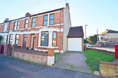 3 bedroom end of terrace house for sale, Carlton Avenue, Gillingham
