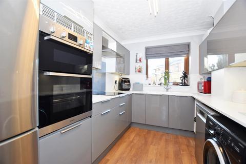 3 bedroom end of terrace house for sale, Carlton Avenue, Gillingham