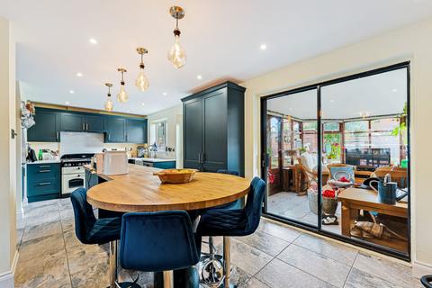 undefined, Finsbury Park, Widnes WA8