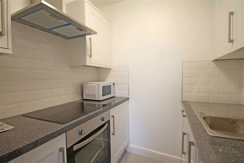 1 bedroom flat to rent, Queens Gardens, London W2
