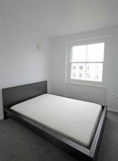 1 bedroom flat to rent, Queens Gardens, London W2
