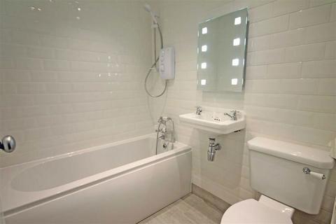1 bedroom flat to rent, Queens Gardens, London W2