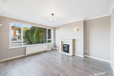 4 bedroom semi-detached house for sale, Northumberland Avenue, Aylesbury, Buckinghamshire