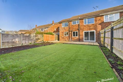4 bedroom semi-detached house for sale, Northumberland Avenue, Aylesbury, Buckinghamshire