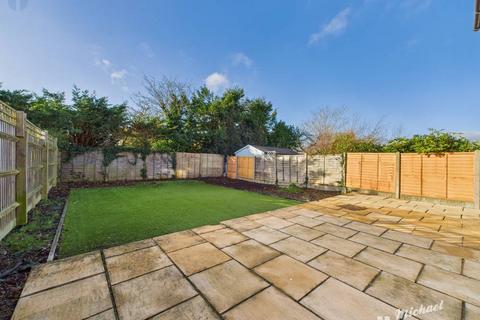4 bedroom semi-detached house for sale, Northumberland Avenue, Aylesbury, Buckinghamshire
