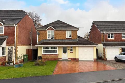 4 bedroom property for sale, Maes Yr Efail, Llangennech, Llanelli