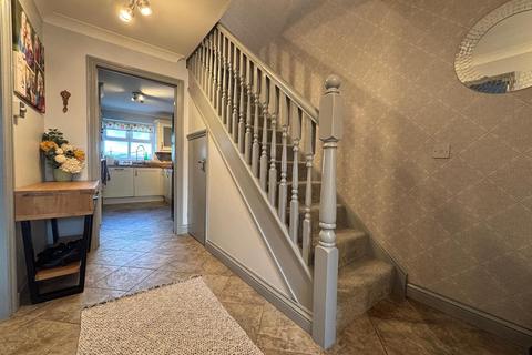 4 bedroom property for sale, Maes Yr Efail, Llangennech, Llanelli