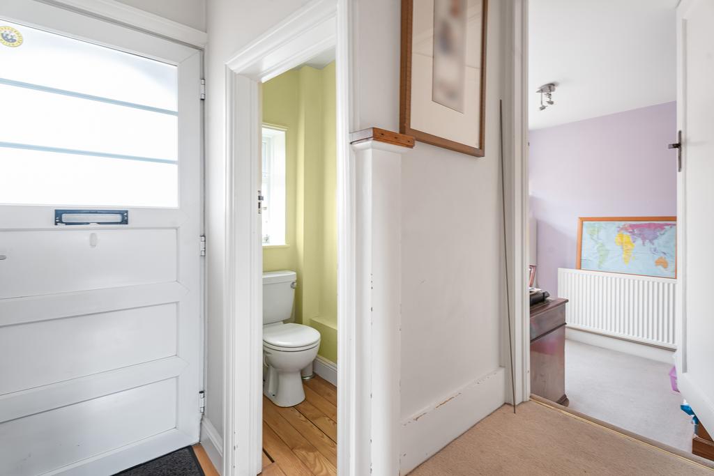 Entrance Hall/Cloakroom