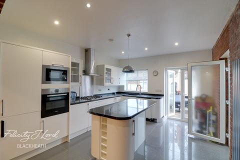 3 bedroom terraced house to rent, Indus Road, London