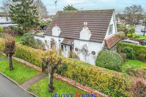 4 bedroom detached bungalow for sale, Mount Pleasant Avenue, Hutton, Brentwood