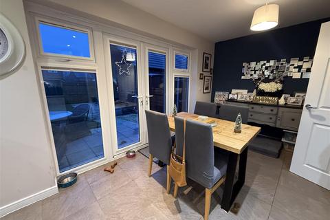 3 bedroom semi-detached house for sale, Rushey Close, Ashby-De-La-Zouch LE65