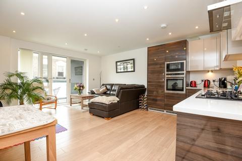 2 bedroom flat for sale, Sidney Road, Brixton, London, SW9