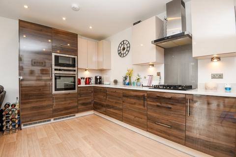 2 bedroom flat for sale, Sidney Road, Brixton, London, SW9