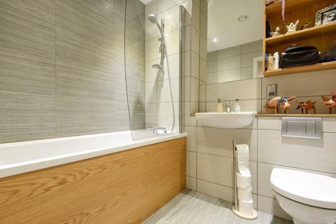 2 bedroom flat for sale, Sidney Road, Brixton, London, SW9