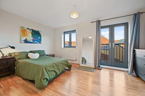 5 bedroom terraced house for sale, Churchill Road, Uxbridge, UB10
